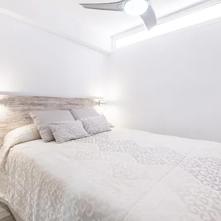 Karola 12-c Levante Apartment *